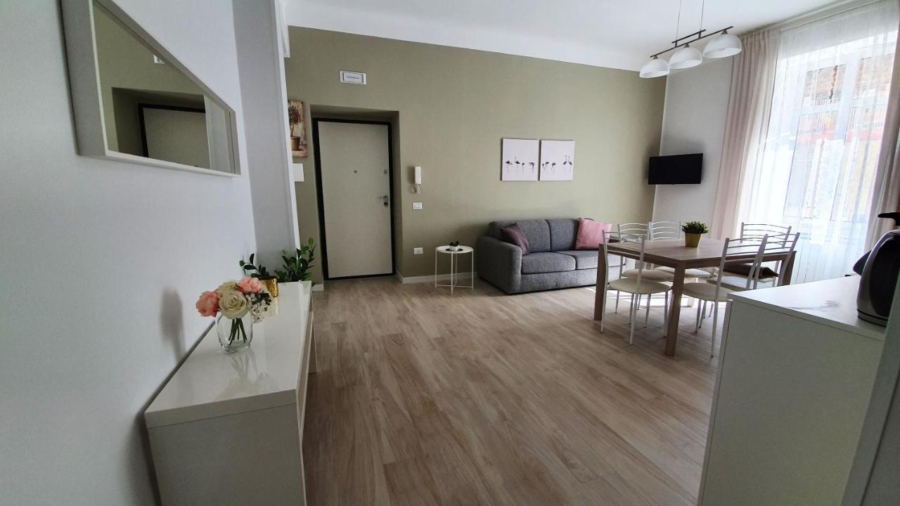 Plinio Home 卡斯特拉玛雷帝斯达比亚 外观 照片